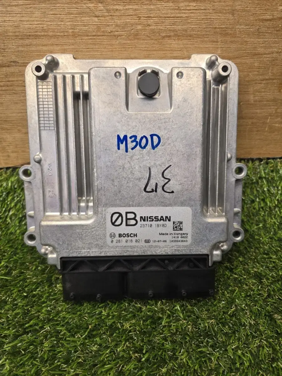 인피니티 M30D ECU 237101BY8D